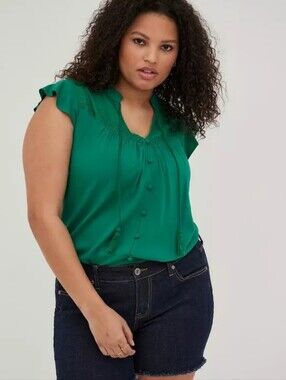 Torrid Size 2x Boho Kelly Green Crochet-Yoke Button Front Cap Sleeve Top